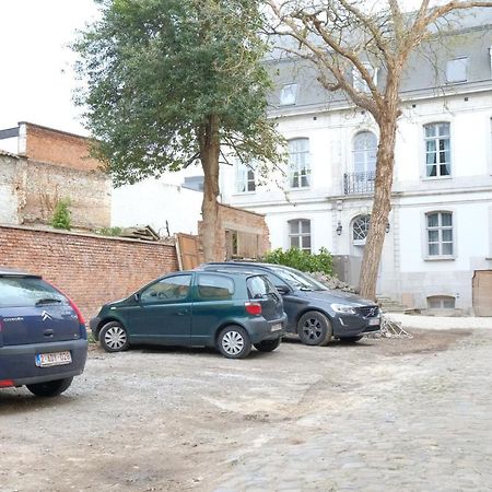 La Maison De La Duchesse De La Valliere - Chambre Rosaline - Parking Prive Gratuit Mons Luaran gambar