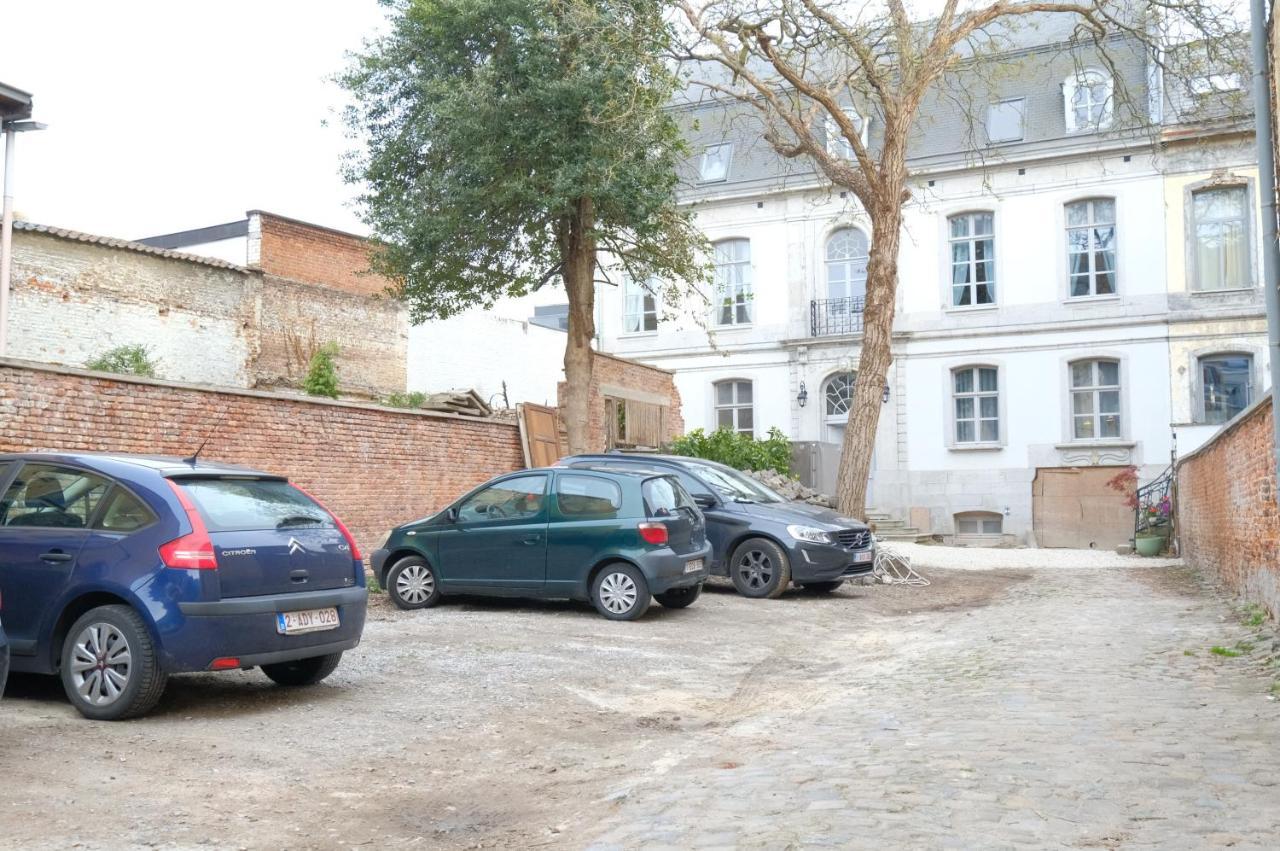 La Maison De La Duchesse De La Valliere - Chambre Rosaline - Parking Prive Gratuit Mons Luaran gambar
