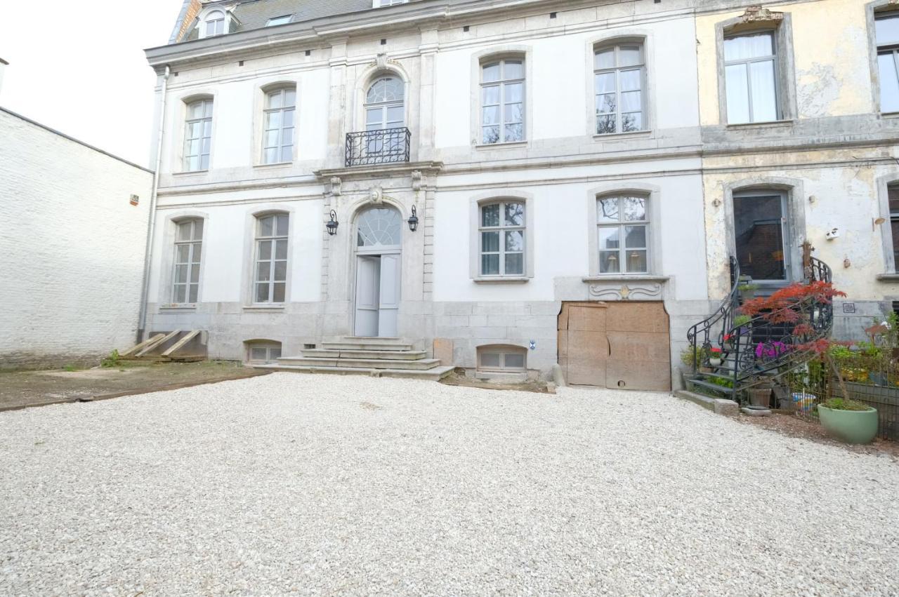 La Maison De La Duchesse De La Valliere - Chambre Rosaline - Parking Prive Gratuit Mons Luaran gambar